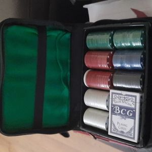 Portable poker chip set